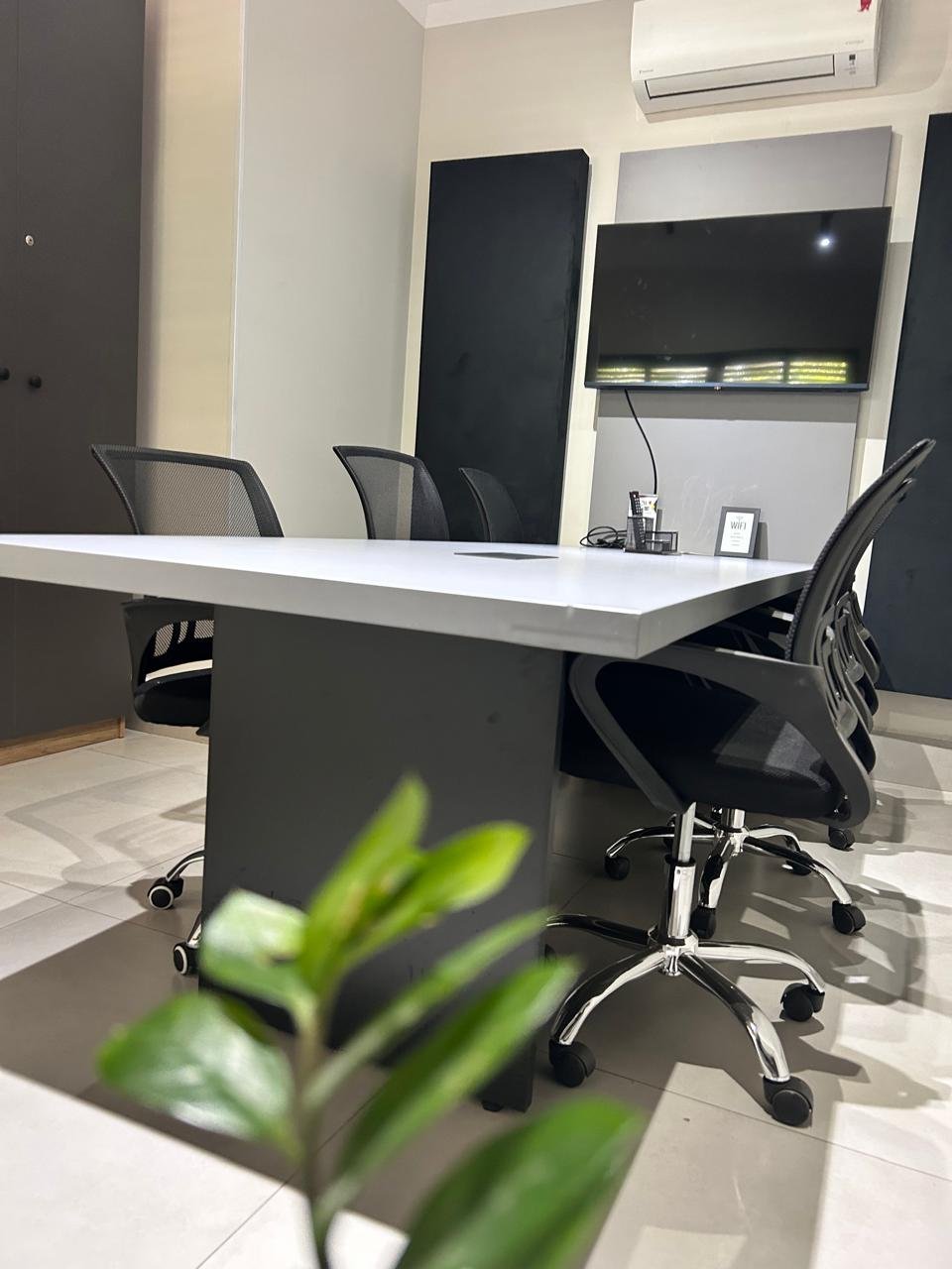 Sala 01 - 06 lugares (2)